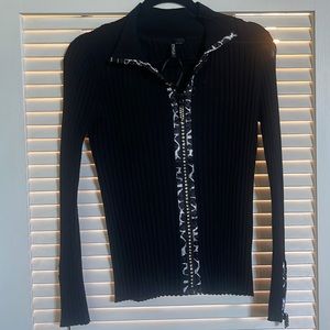 New with no tag super cute sweater with zebra print